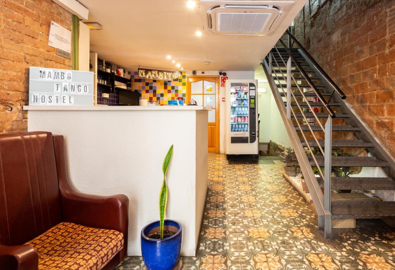 Mambo Tango Hostel Барселона Екстериор снимка
