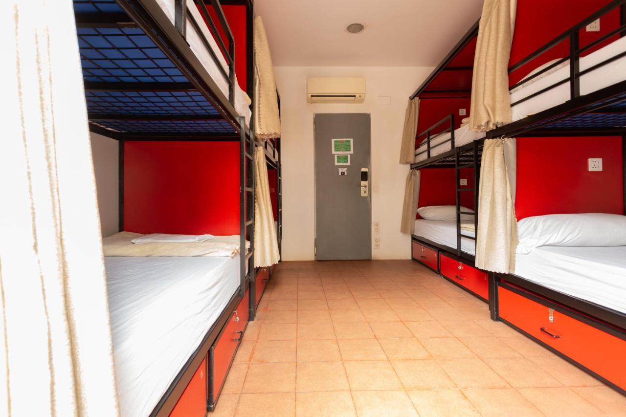 Mambo Tango Hostel Барселона Екстериор снимка