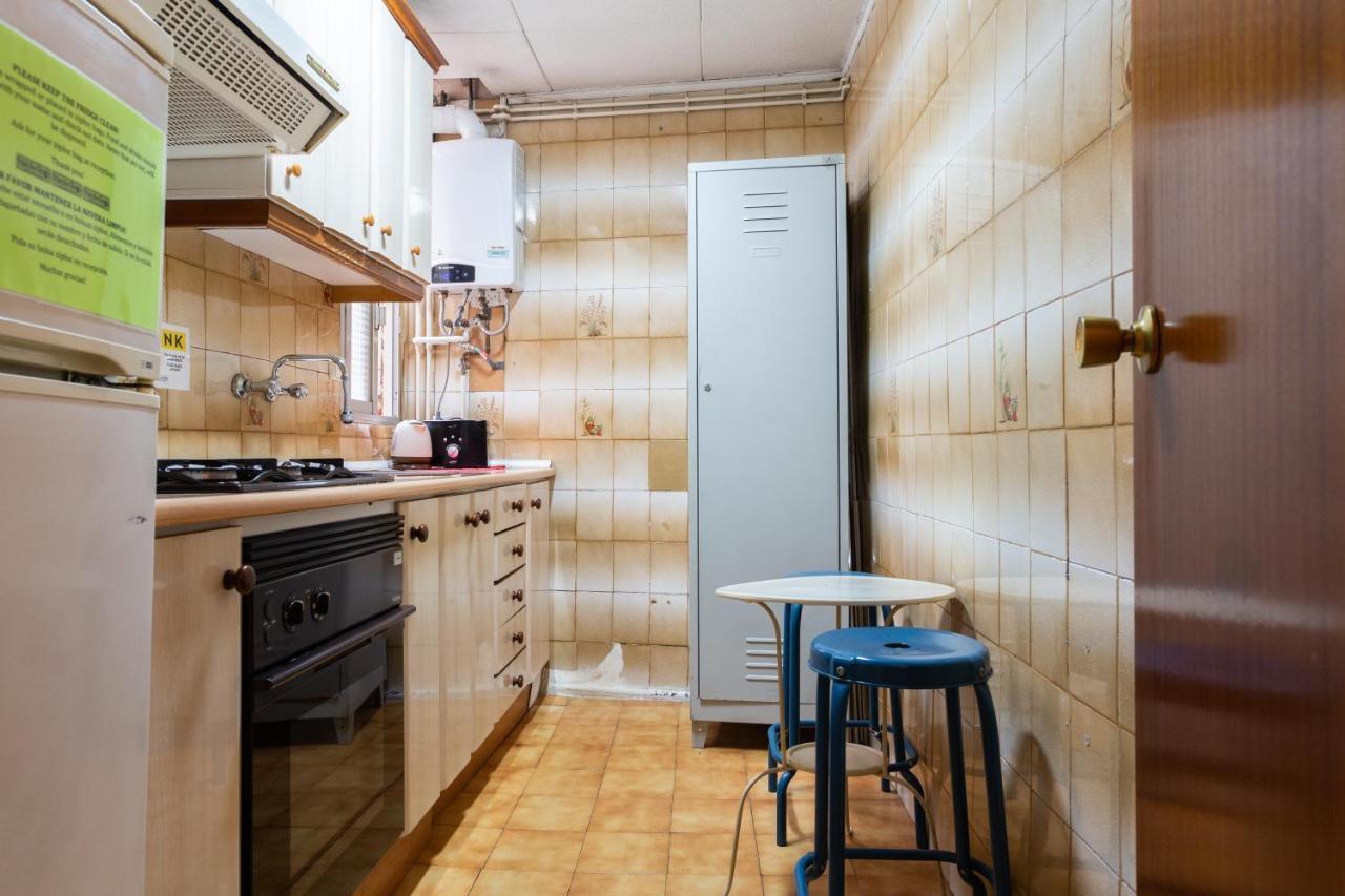 Mambo Tango Hostel Барселона Екстериор снимка