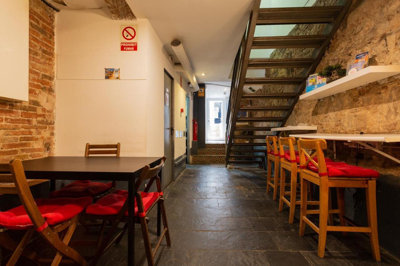 Mambo Tango Hostel Барселона Екстериор снимка