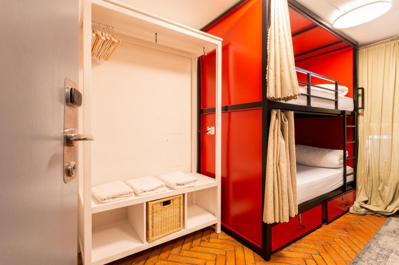 Mambo Tango Hostel Барселона Екстериор снимка