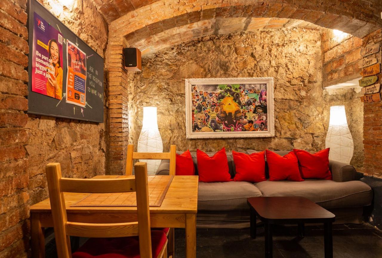 Mambo Tango Hostel Барселона Екстериор снимка